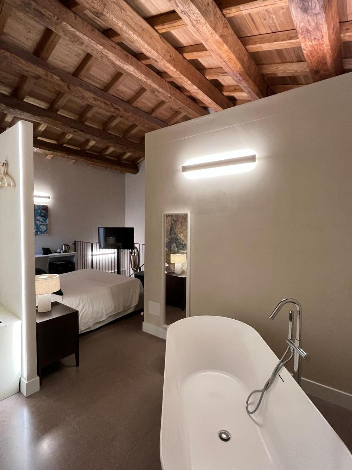 Ginevra Boutique Rooms - Palazzo Leosini - Residenze D'Epoca L'Aquila Exterior photo